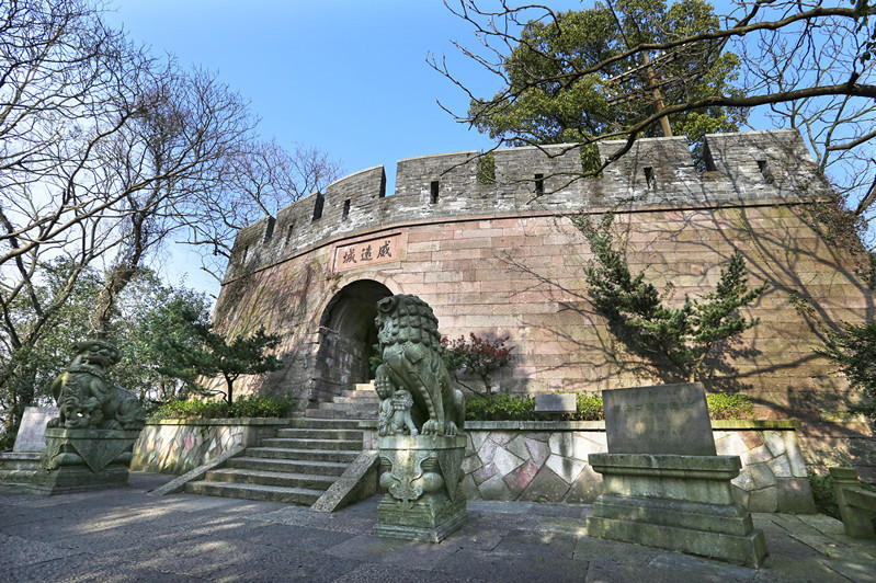  p>威远城在宁波 a target="_blank" href="/item/镇海招宝山