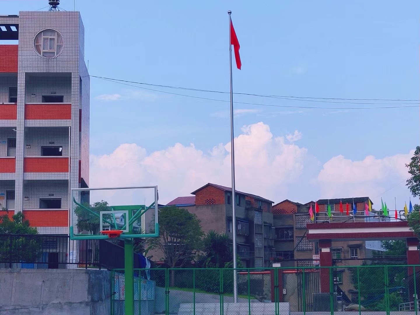  p>内江十中作为东兴区教育局直属全额拨款副县级公办 a target="