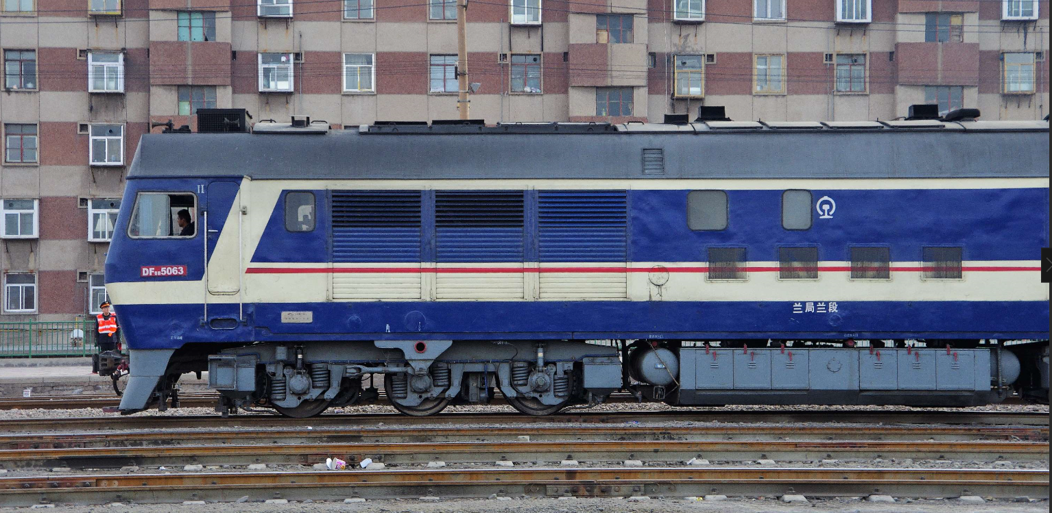 data-lemmaid="2692970">东风 /a>8b型柴油机车(df8b),是 a target="