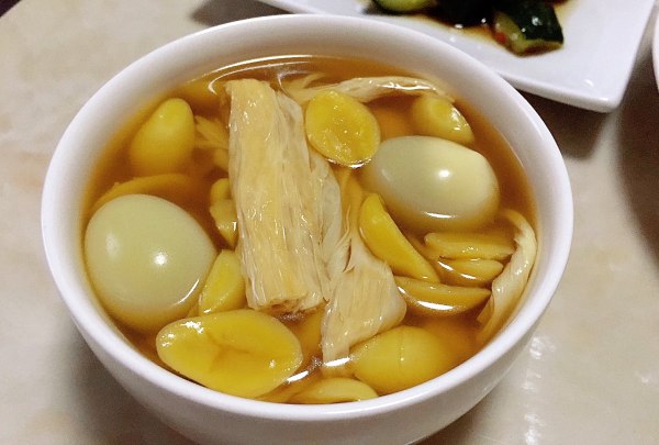 鹌鹑蛋白果糖水