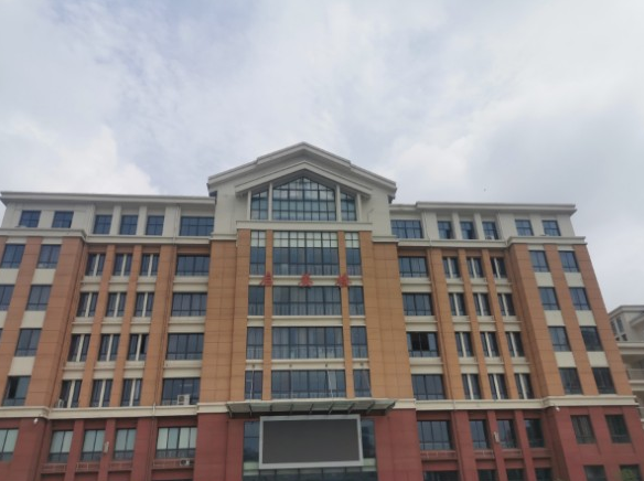 淮安市东城开明中学