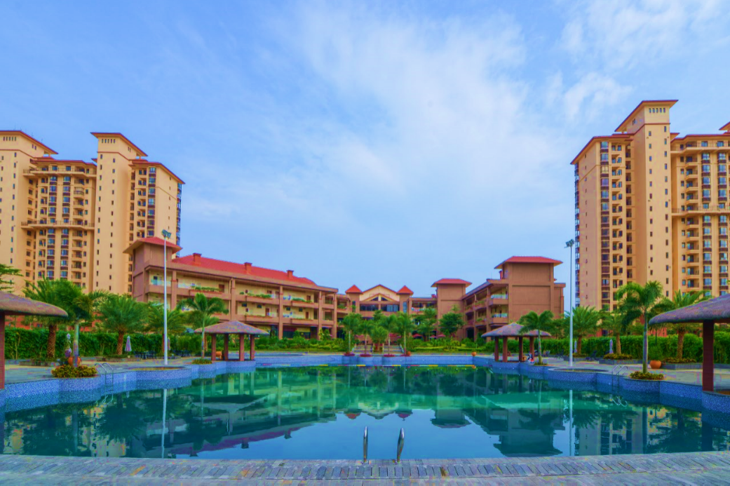  p>芭提雅火山岩温泉小镇位于海南省南海口板块,中线高速公路1.