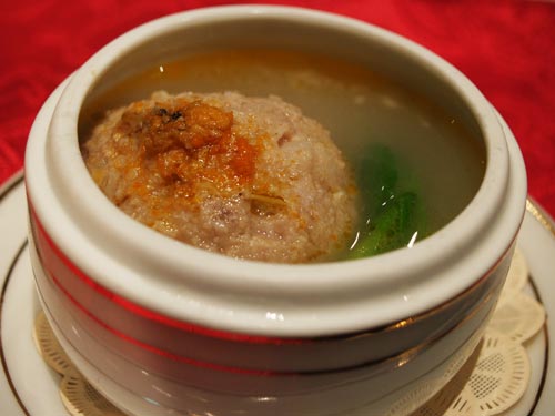 蟹黄炖狮子头