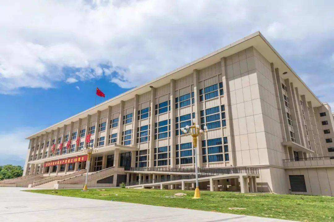  p>首都体育馆 i>(capital indoor stadium) /i>,位于中国北京市 a