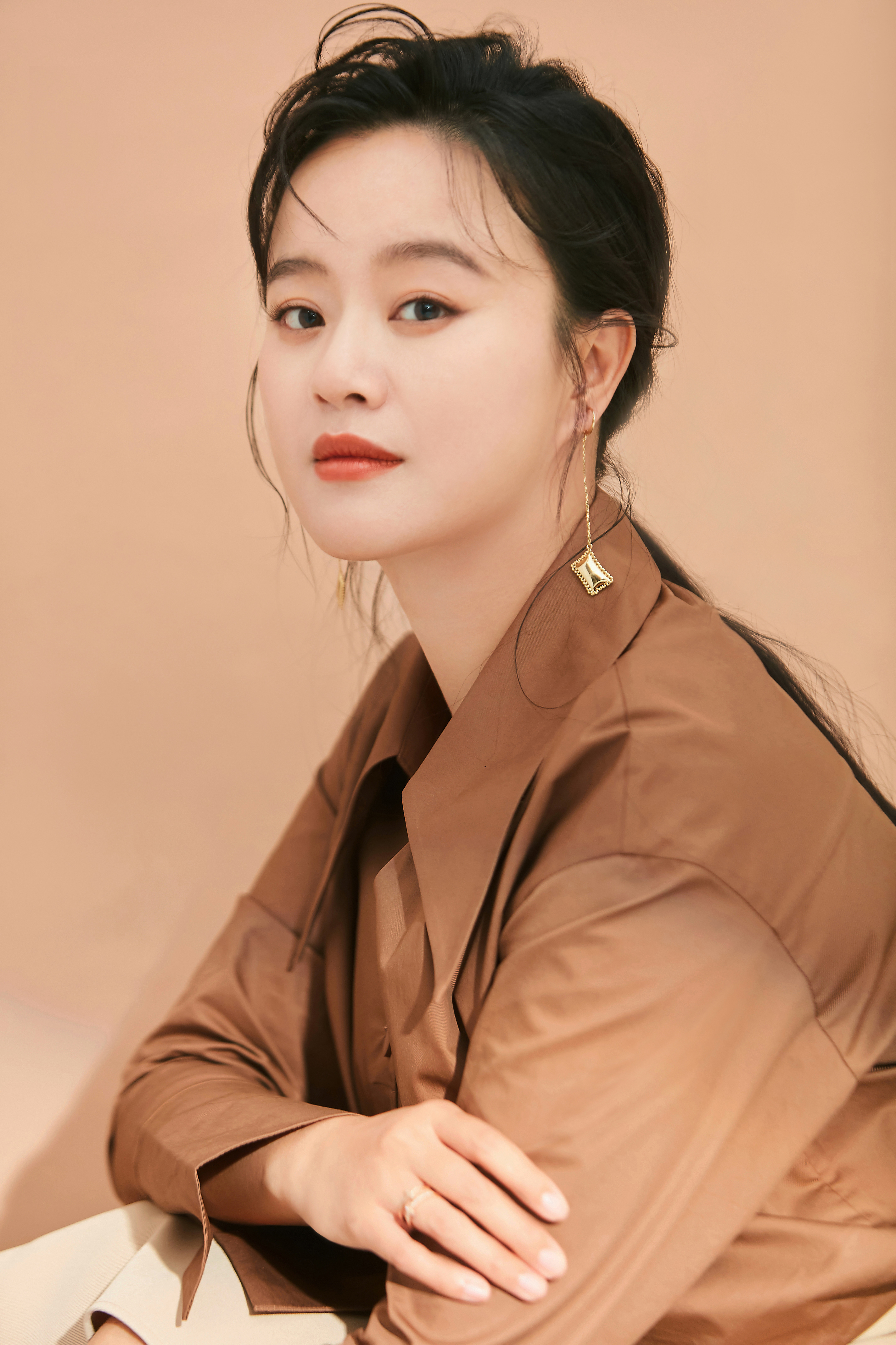 id="gnwo72b8u8">何翯,1987年6月25日出生于辽宁省,中国内地女演员