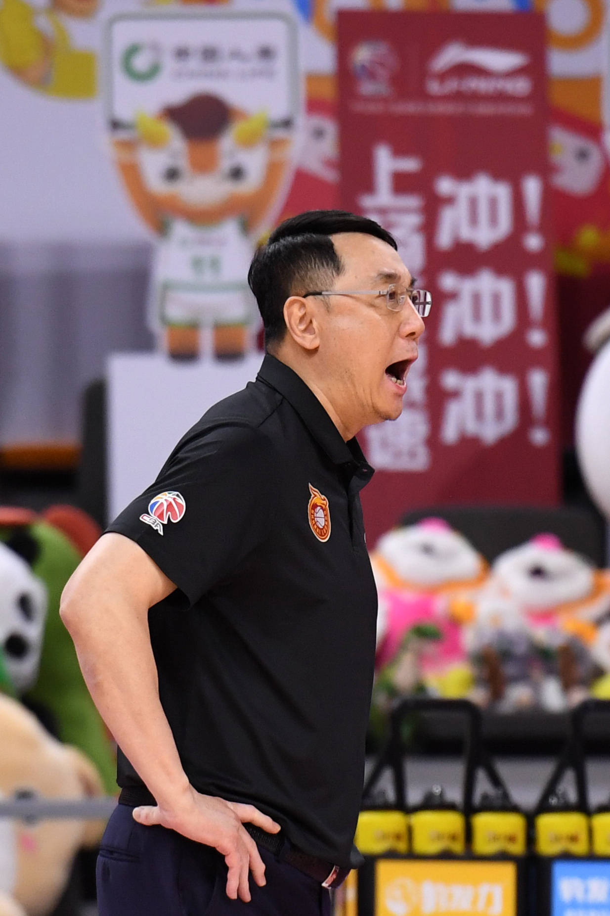 王非,1963年出生于北京,中国 a target="_blank" href="/item/篮球