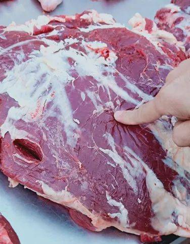 data-lemmaid="6869581">注胶猪肉 /a>是注水肉的升级版,一般很难拿