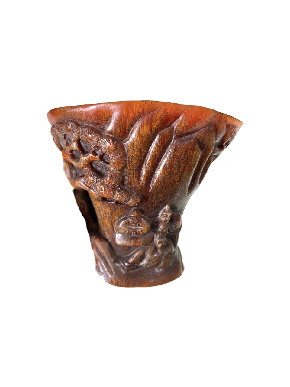 清蟠螭纹犀角杯