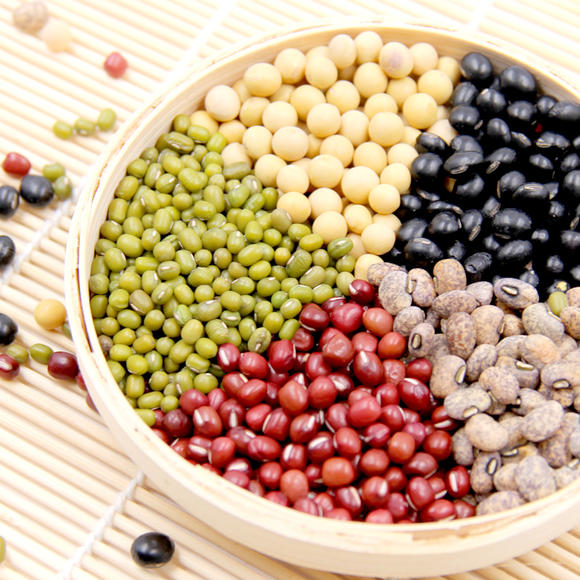  p data-id="gnwifukbtt">五彩豆是以黄豆,绿豆为主料的菜品 /p>