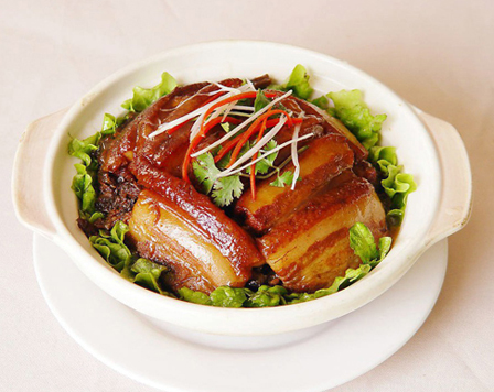  p>梅菜蒸扣肉是四川省传统的名菜,属于川菜系. /p>