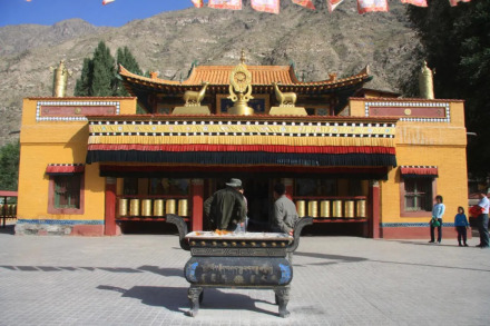 巴仑台黄庙古建筑群_百度百科