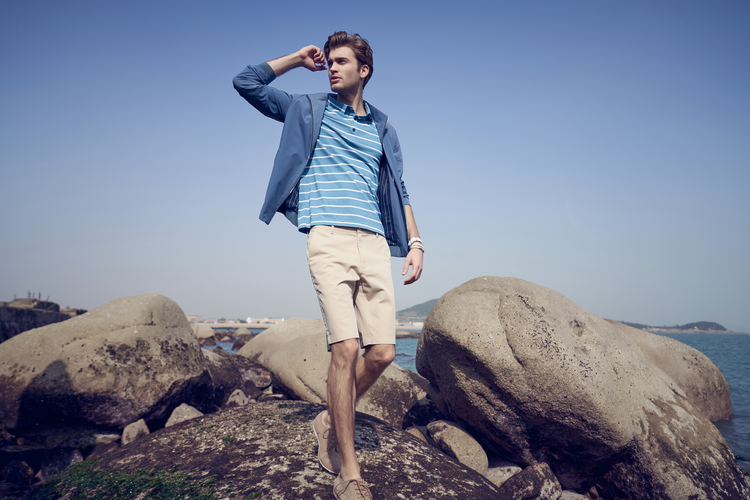 花雨馨(上海)商贸有限公司旗下中高端男装品牌,欧式风格,是一家集专业