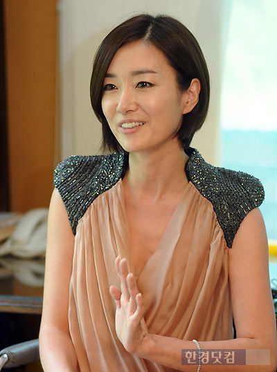  p data-id="gnwfhwqtt8">吴妍秀,1971年10月27日出生于韩国首尔,演员