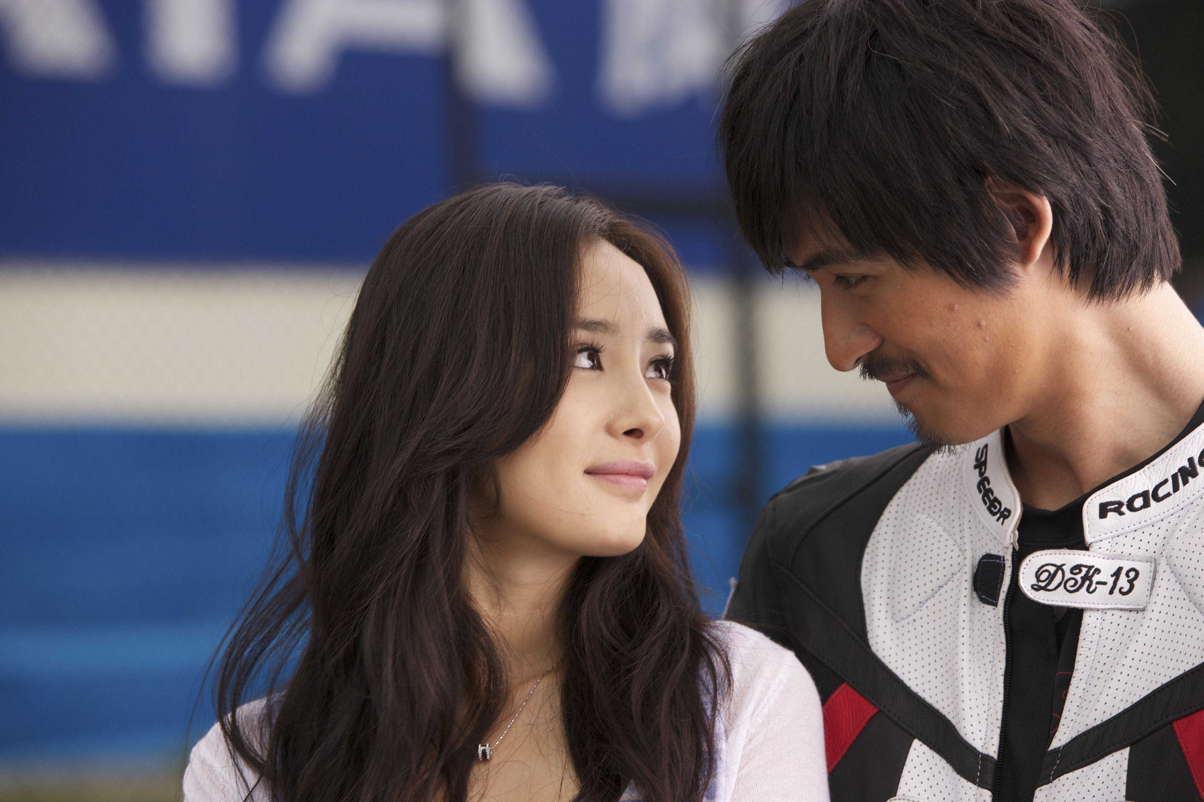 ">朱延平 /a>执导, a href="#" data-lemmaid="150010">周渝民 