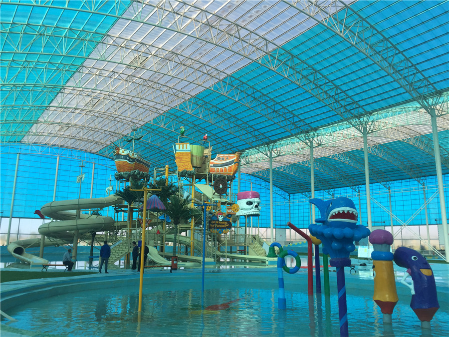 坐落于拥有"远古人类的故乡"之称的阳原县泥河湾,由阳原县泥湾温泉