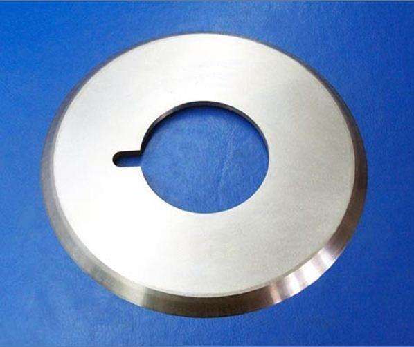 圆刀(出版 名词)圆刀(circular knife)是指刃口呈