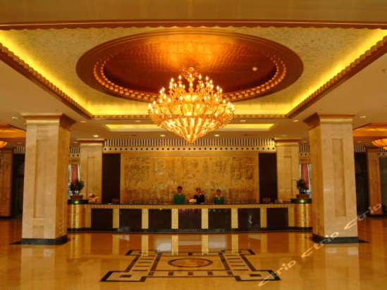  p>中山新都酒店位于繁华的中国灯饰之都——古镇镇中兴大道上,毗邻镇