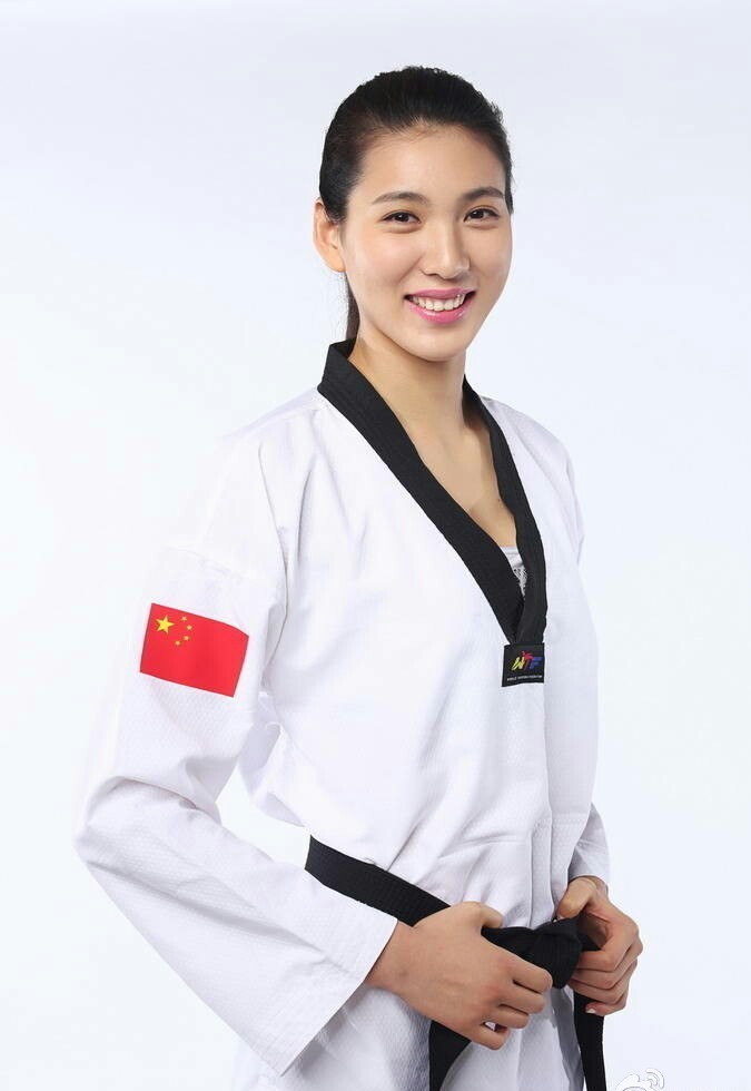 1apq">郑姝音,1994年5月1日出生于辽宁省丹东市,中国女子跆拳道运动员