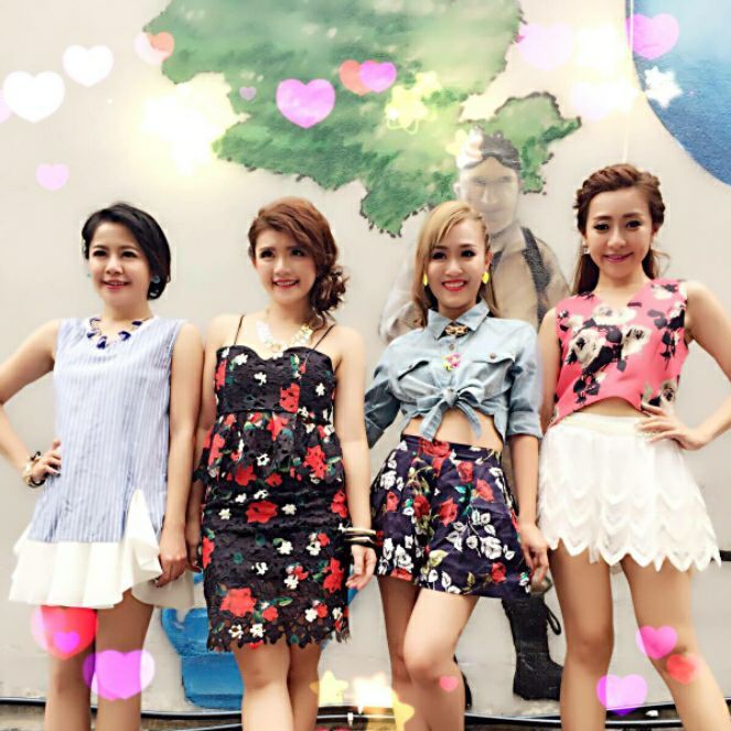  p>m-girls(又名:m-girls四个女生)是一支来自马来西亚的四人组合