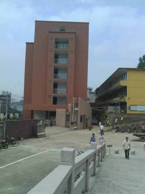  p>福建省 a href="#">古田县 /a>第六中学创办于1956年秋,时称培新