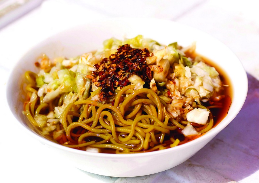  p>苦荞饸饹是河北省蔚县特色面食小吃.