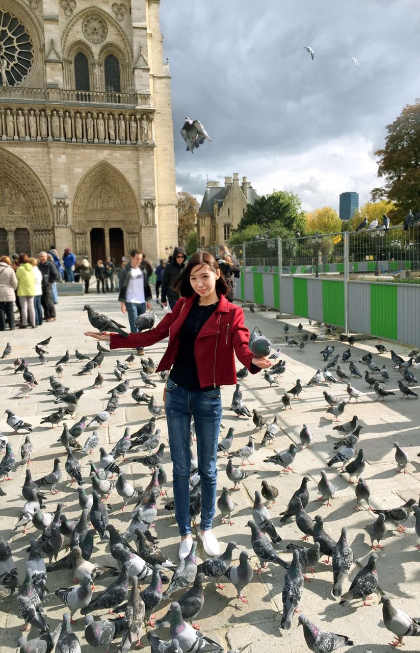  p data-id="gnwytyl593">小楼名为秦柳,知名 a target="_blank" href