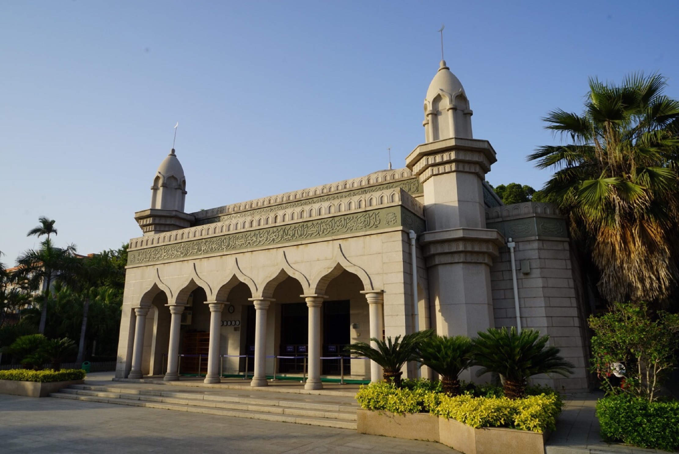  p>清净寺,初名圣友寺,又称艾苏哈卜大清真寺,位于福建省 a target="