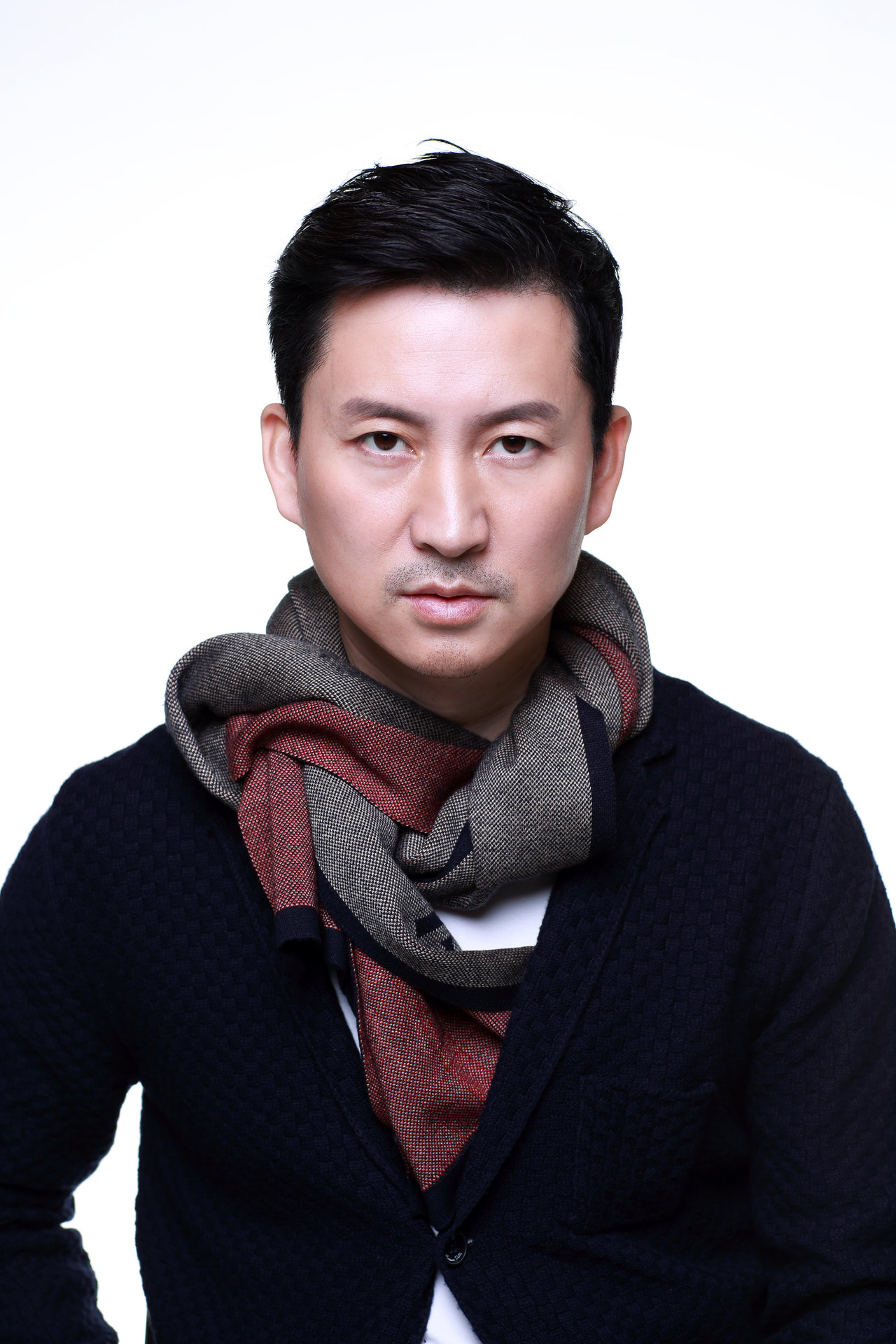  p>黄海,中国著名男演员,生于 a target="_blank" href="/item/安徽">