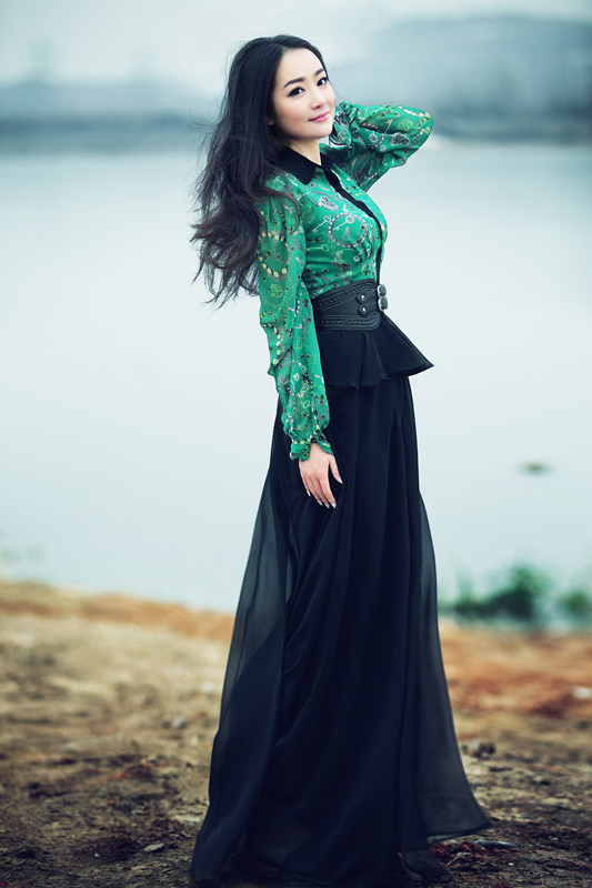  p>杨姣,1988年12月29日,出生于湖南省湘西,中国内地女歌手.