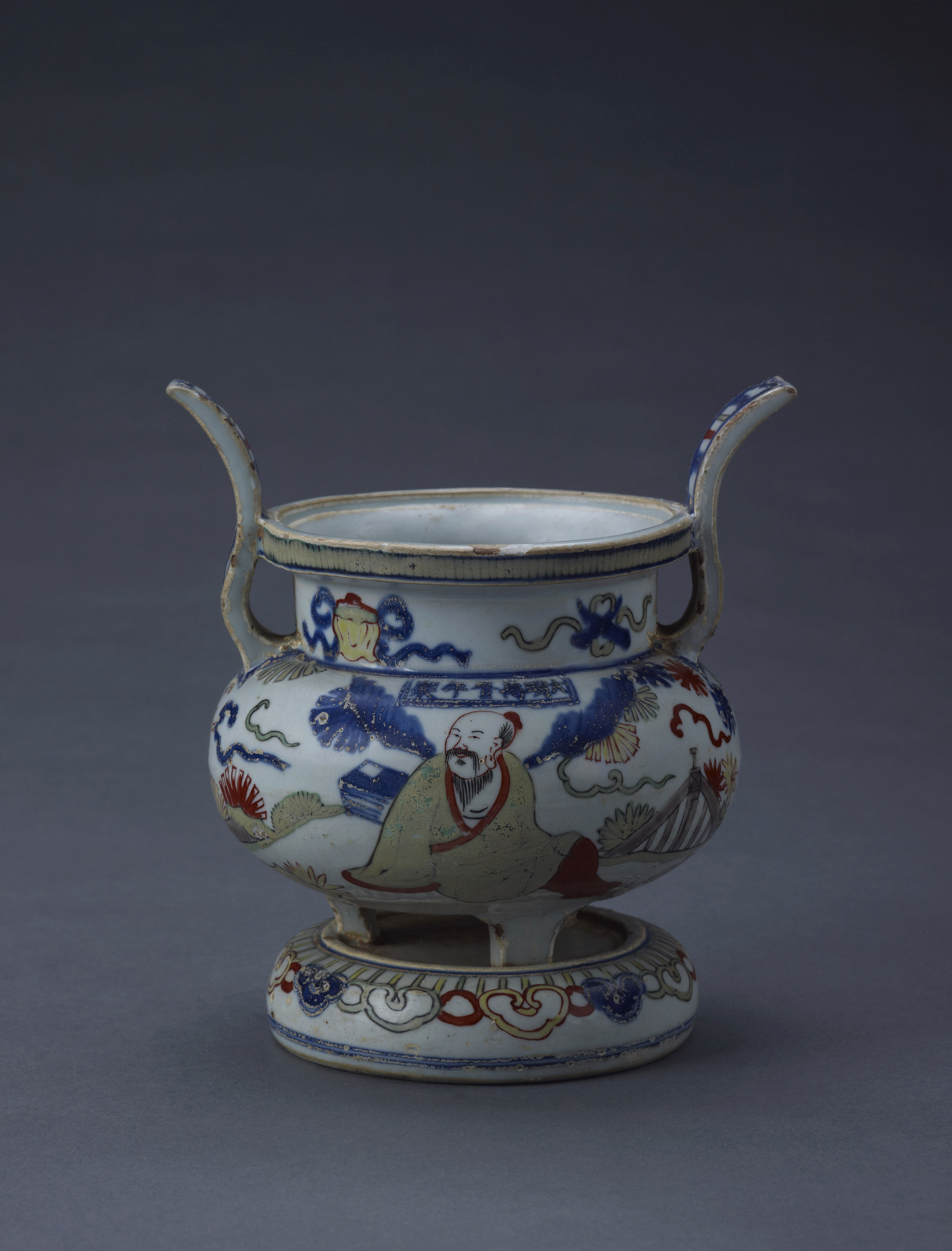 明青花五彩人物三足香炉