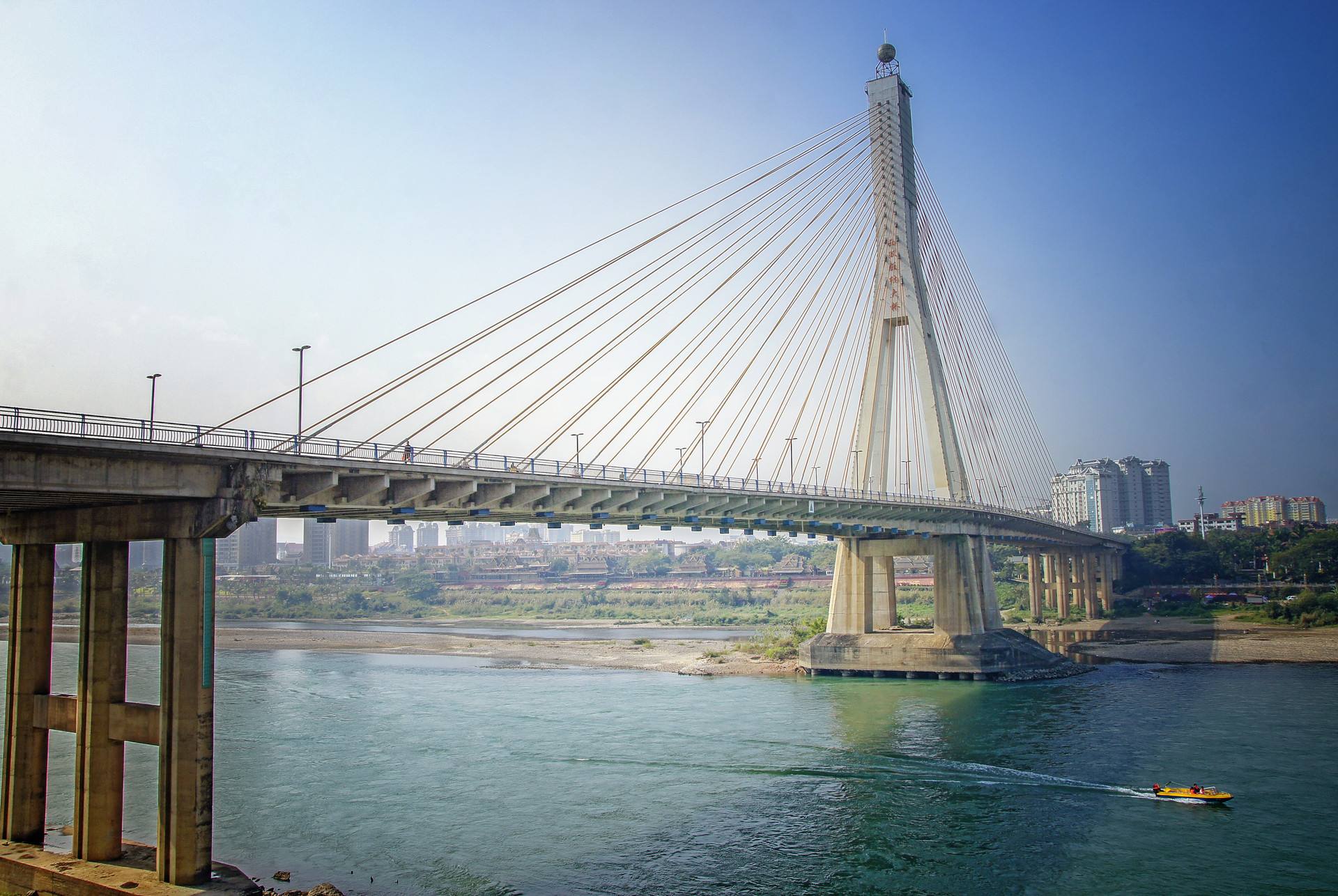  p>西双版纳大桥(xishuangbanna bridge),是中国云南省境内一座桥梁
