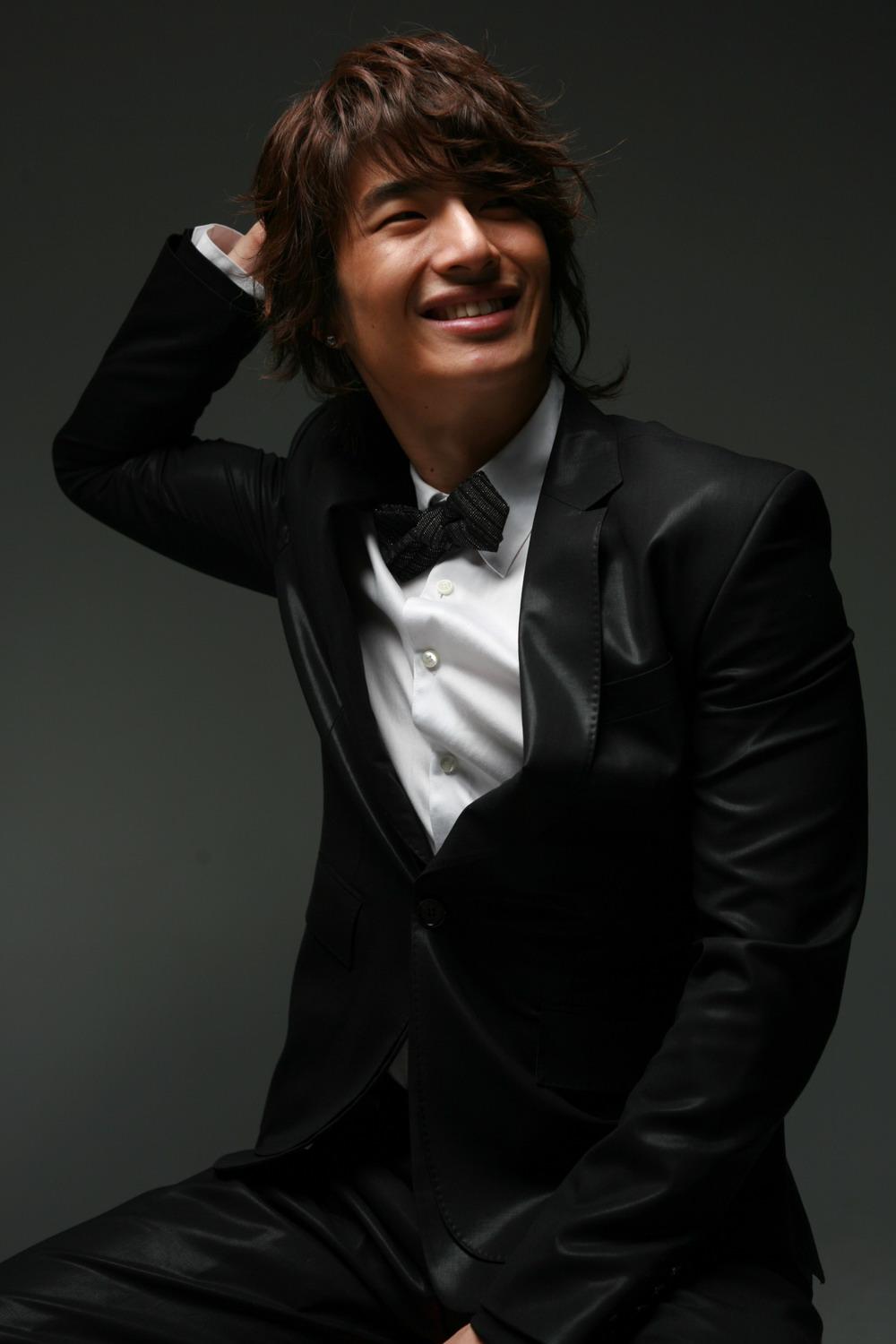  p>孙浩英,1980年3月26日出生于美国,韩国歌手,演员,是 a target="