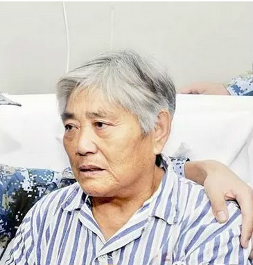 朱红美潜水员官东从翻沉的" a target="_blank" href="/item/东方之星
