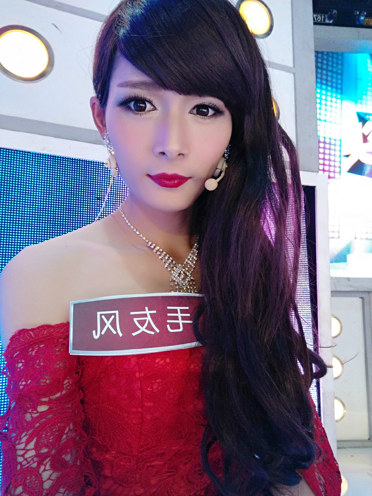  p data-id="gnyxrlhpqh">小幂,真名毛友风,被称为男版杨幂,反串演员.