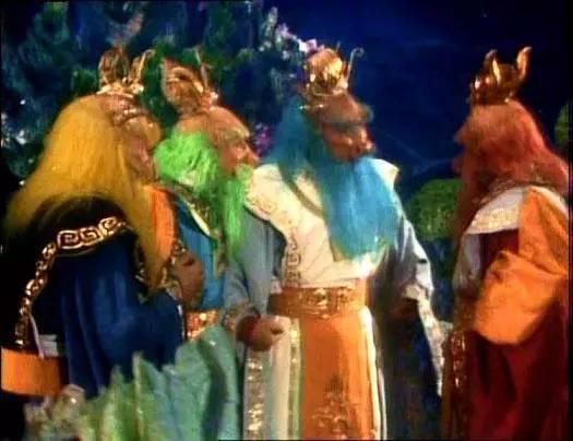  p>南海 a href="#" data-lemmaid="28349">龙王 /a>,名字是敖钦.