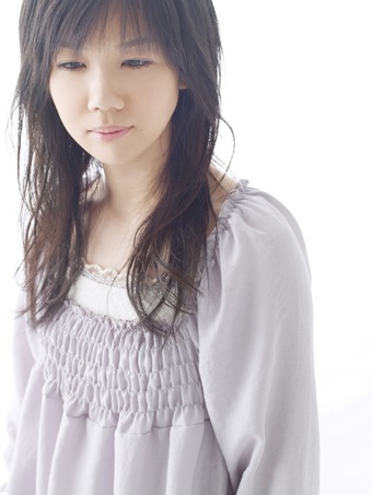  p>奥村初音,日本著名女歌手与演员,2007年出道,至今仍被称为乐坛抒情