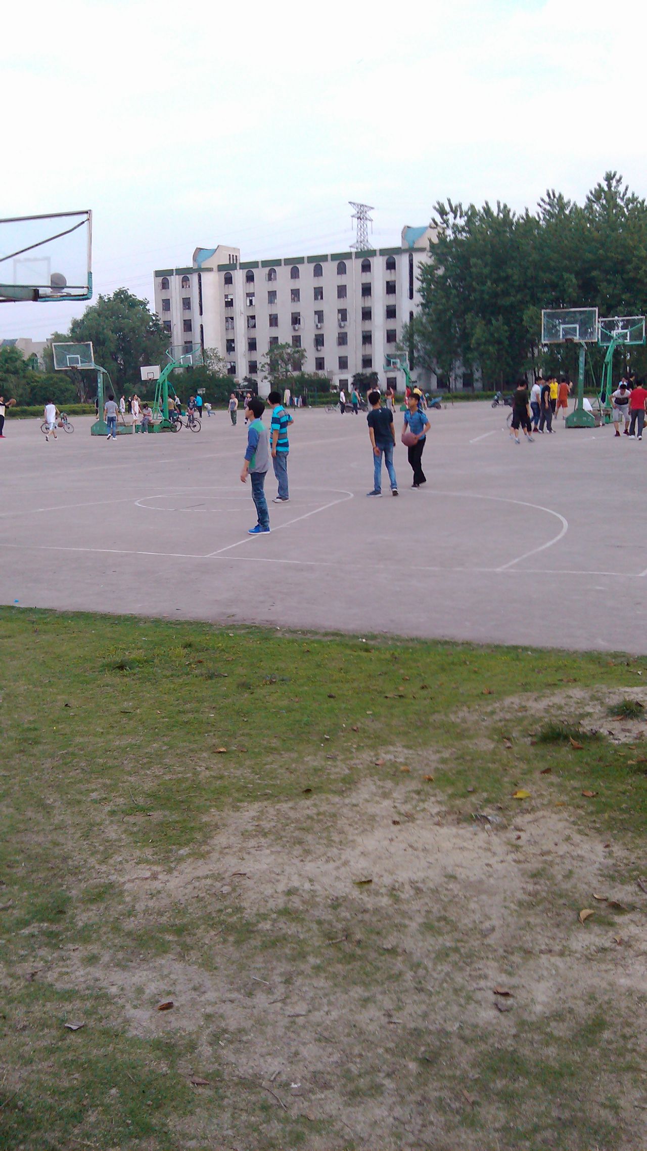  p>凤台县第十中学,又名 b>凤台十中 /b>,位于安徽省淮南市 a href="