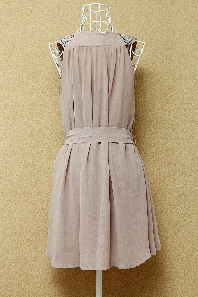 相对于 a target="_blank" href="/item/藕荷色/1123693" data-lemma