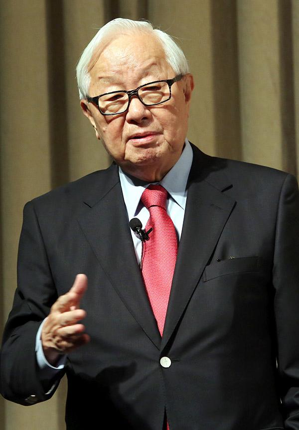  p>张忠谋,1931年7月10日出生于浙江宁波, a target="_blank" href="