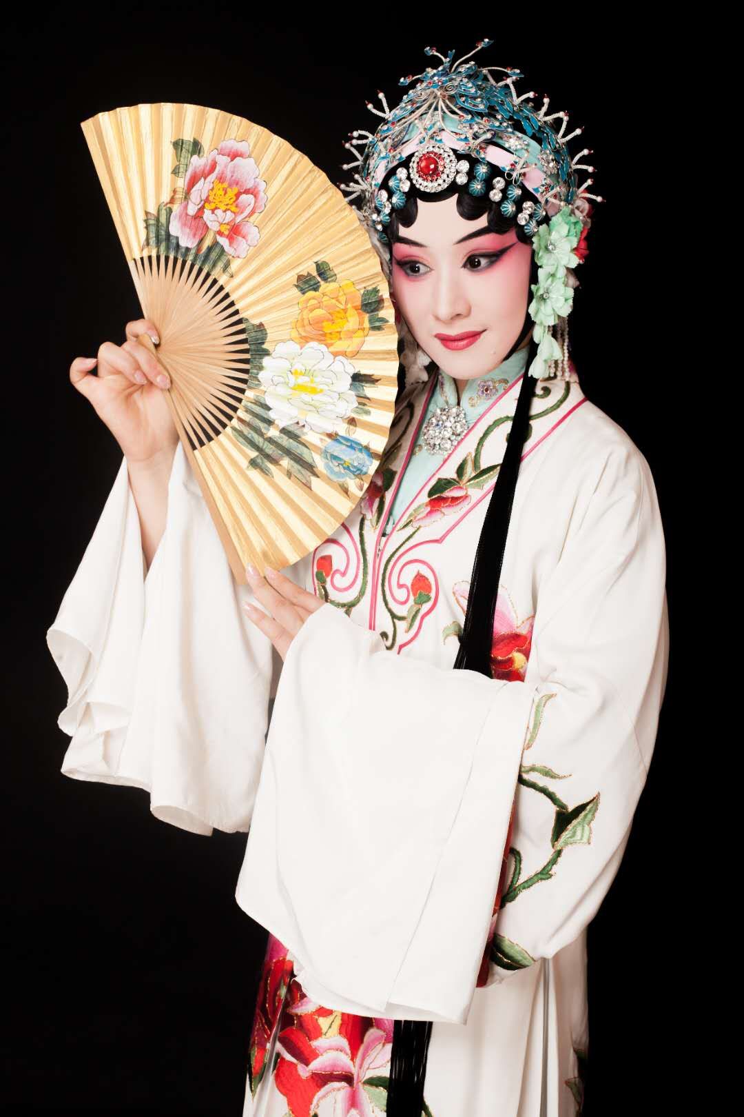 data-id="go07nmprcc">张培培,河南商丘人,1990年出生,国家一级演员