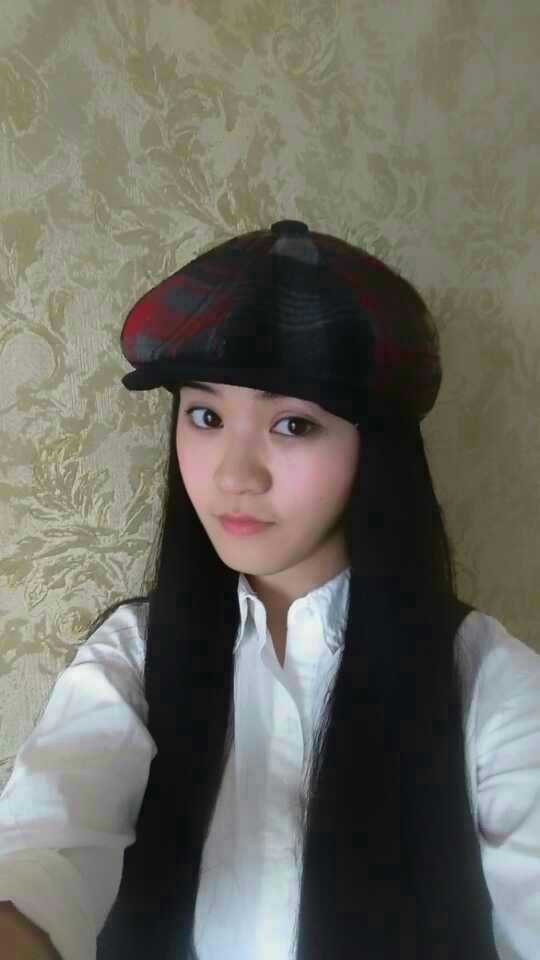  p>夏月,1994年10月1日出生于江苏苏州,中国内地女演员,代表作品:《 a