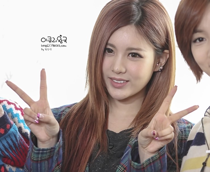  p>李居丽(lee ji hyun),1986年12月12日出生于韩国京畿道高阳市,毕业