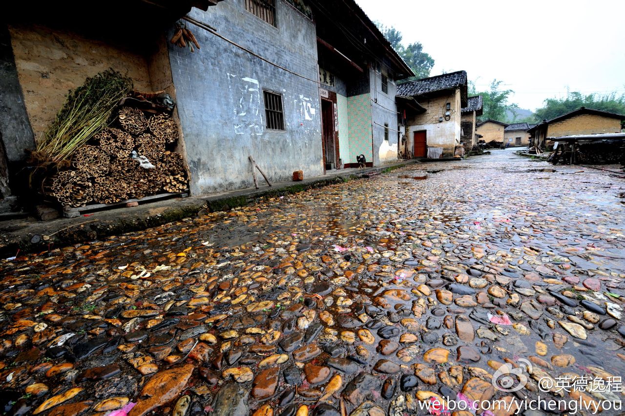  p>石牯塘镇,广东省清远市英德市下辖镇,位于英德市西北部,距英德市区