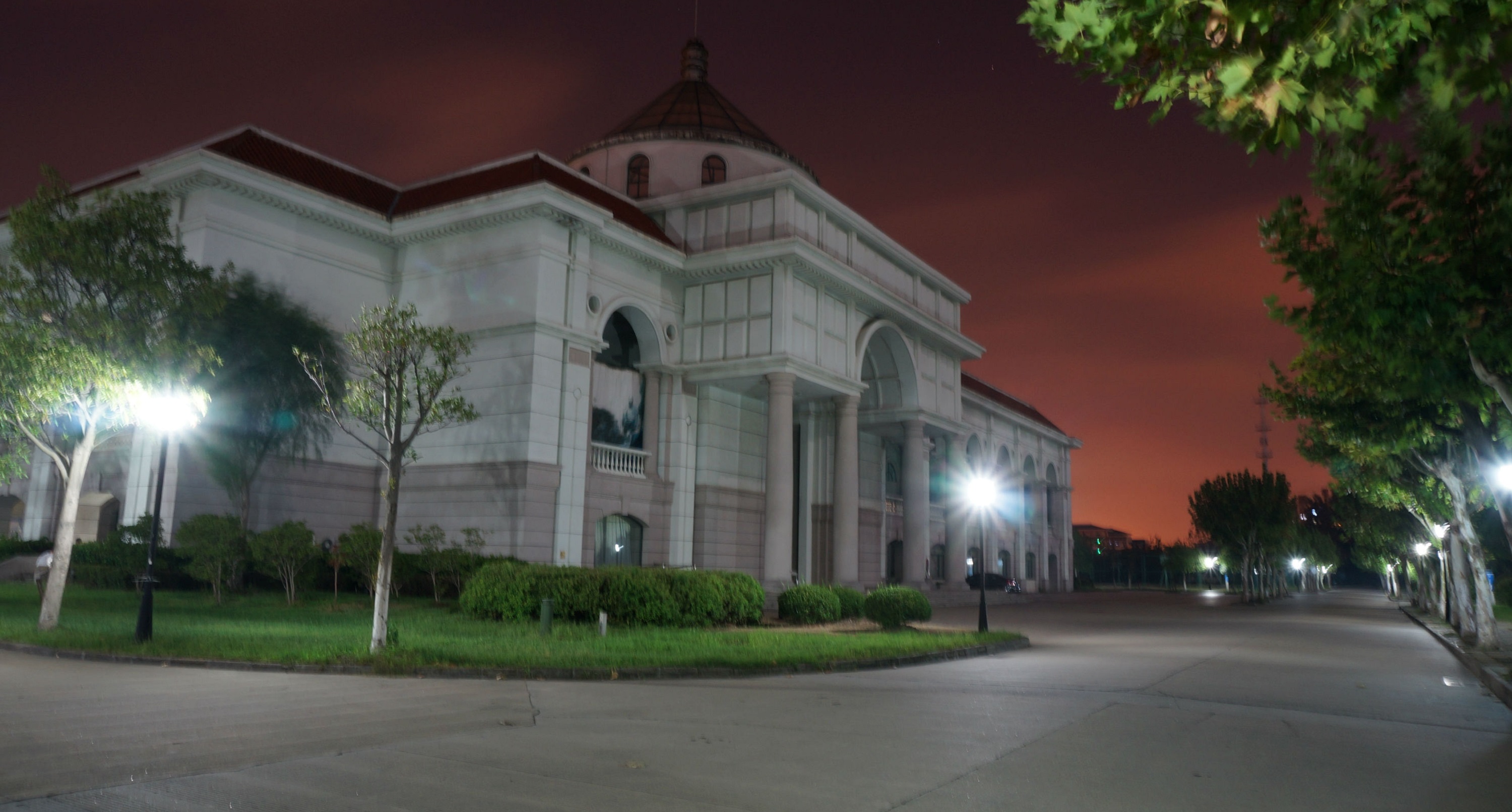  p>上海外国语大学(shanghai international studies university)