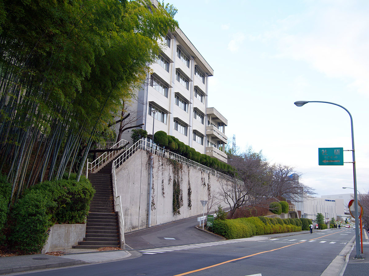  p>大阪大学(英文:osaka university;日文平假名:おおさかだいがく)