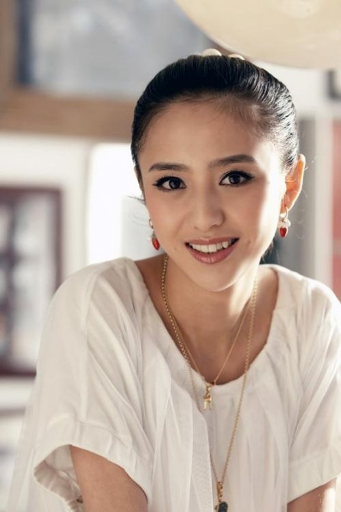  p>佟丽娅,1983年8月8日出生于新疆伊犁察布查尔,中国内地影视女演员