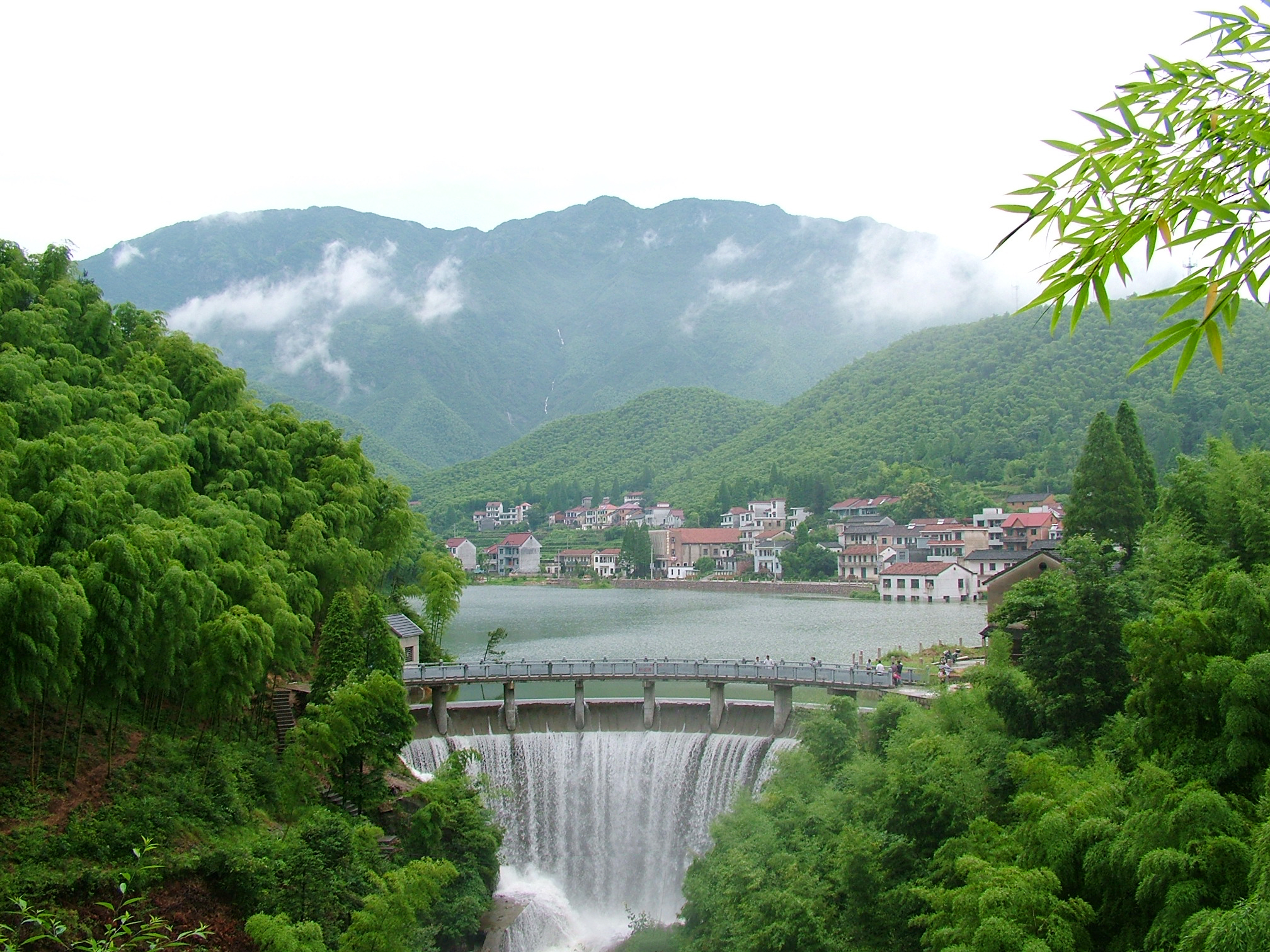 安吉县山川乡,是云上草原山地旅游度假区的重要组成部分,景区是以山水