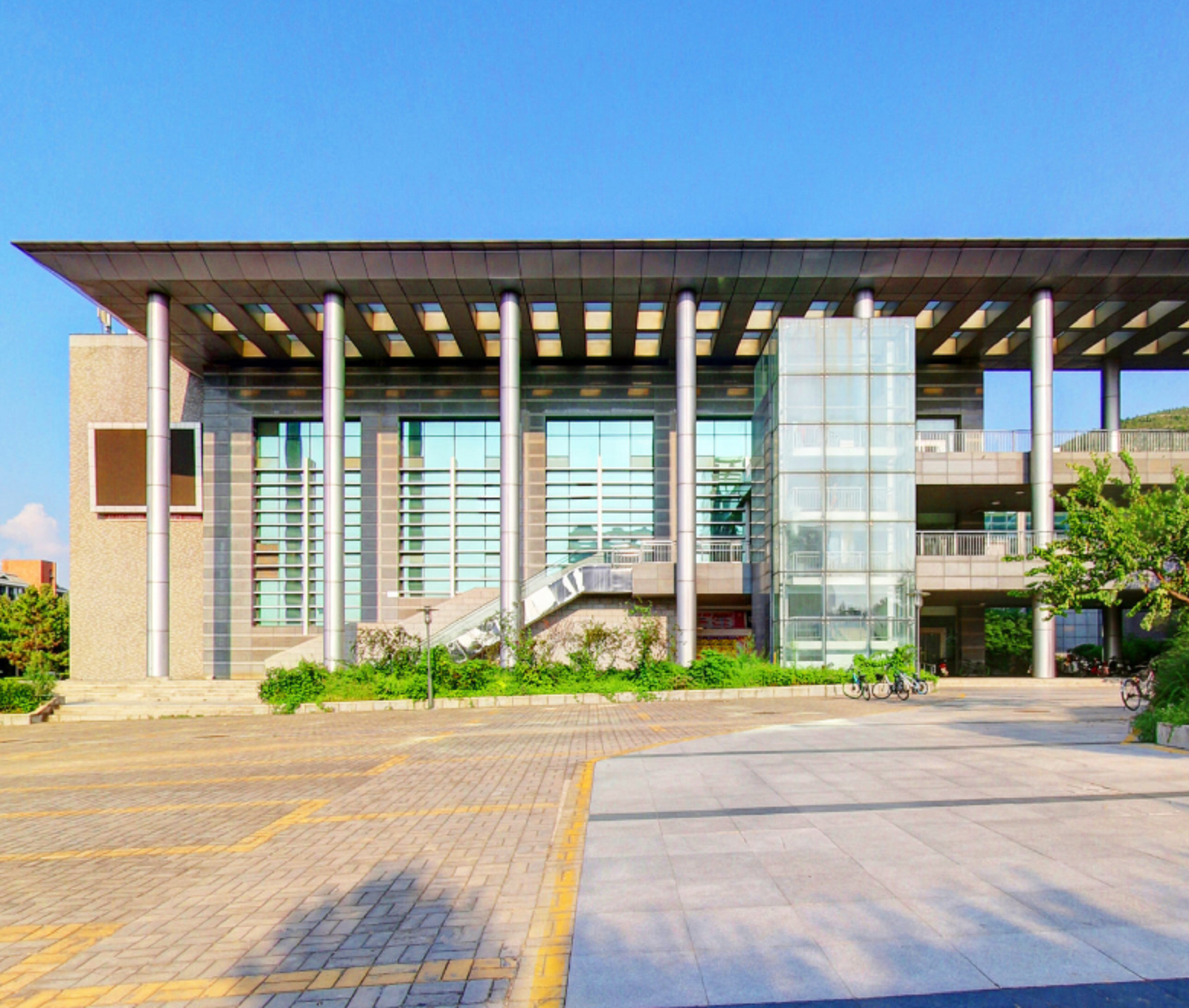 山东师范大学