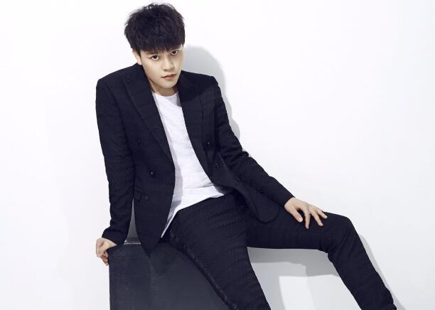  p>问题小姐,词曲: a target="_blank" href="/item/郑国锋/8220"