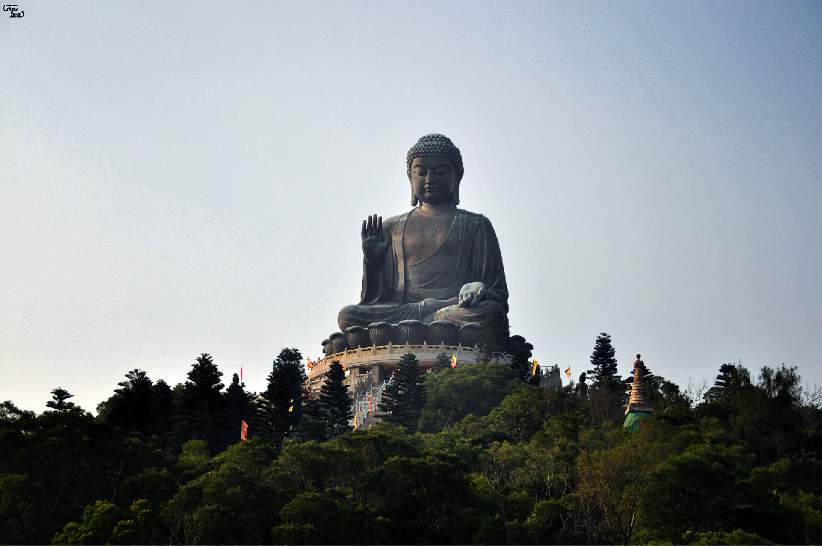  p>天坛大佛是全球最高的户外青铜坐佛,巍峨趺坐于海拔482米的香港